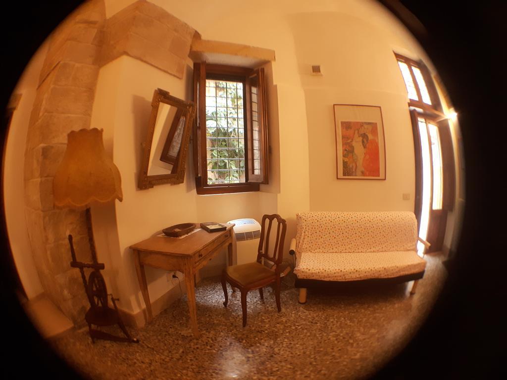 レッチェ Antica Galateo Bed & Breakfast エクステリア 写真